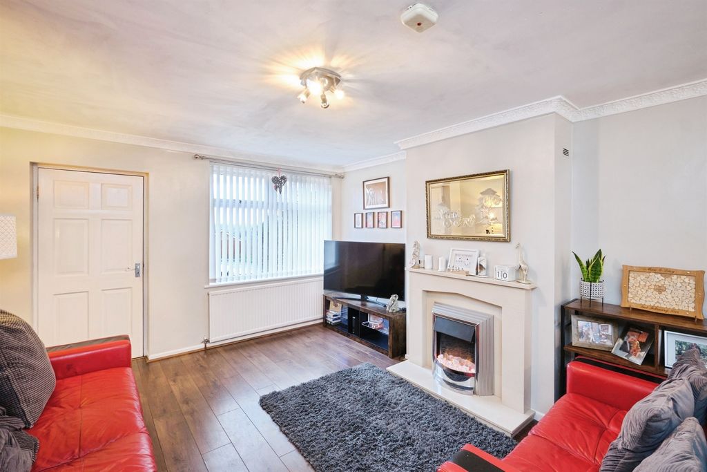 Property photo 2 of 18