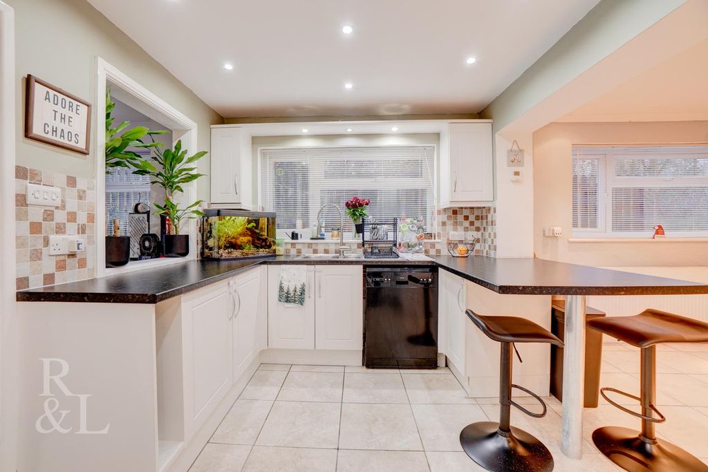 Property photo 3 of 16 Batched  (19).Jpg