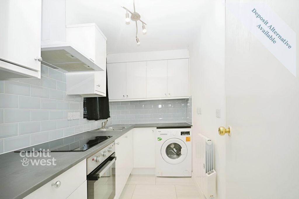 Property photo 2 of 6 Kitchen