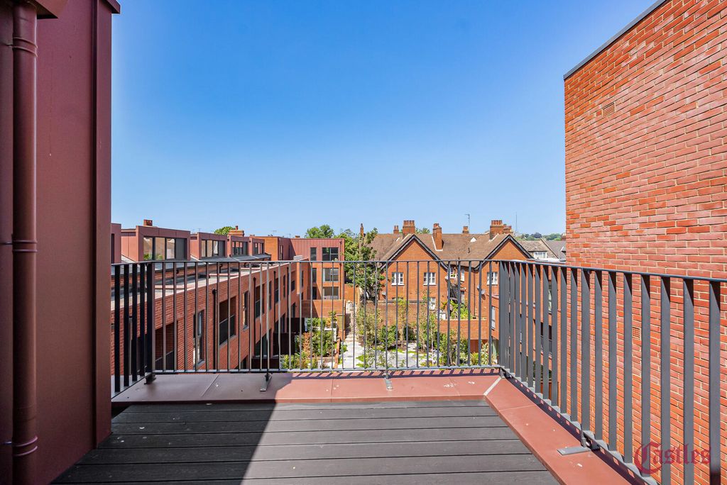 Property photo 3 of 14 Balcony