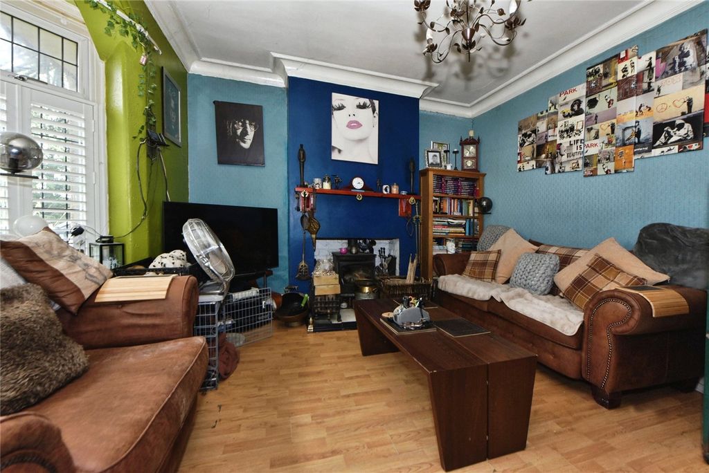 Property photo 2 of 15 Picture No. 17