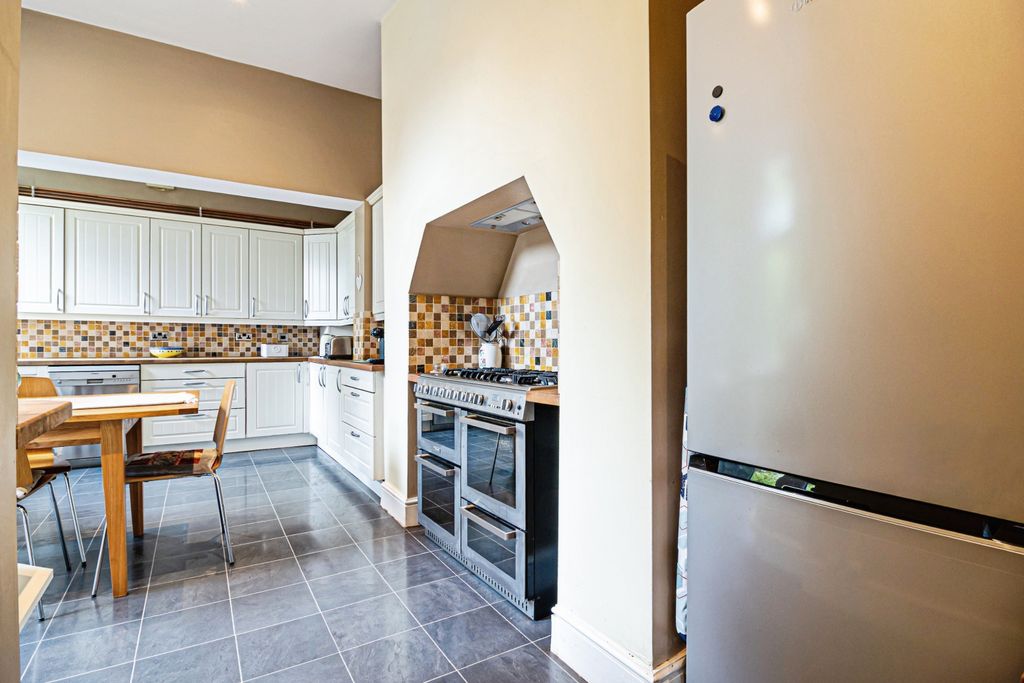 Property photo 3 of 19 6d8F4cc2E532Fb05E4476Ccfaa2Adcfe786c05B6.Jpg
