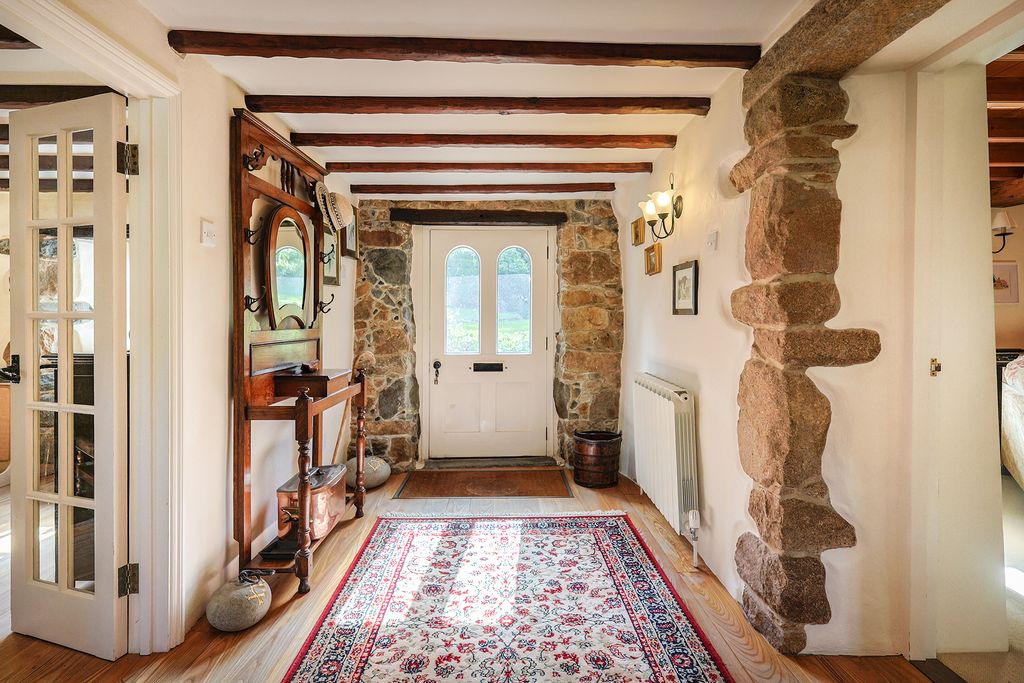 Property photo 2 of 32 Photo 1