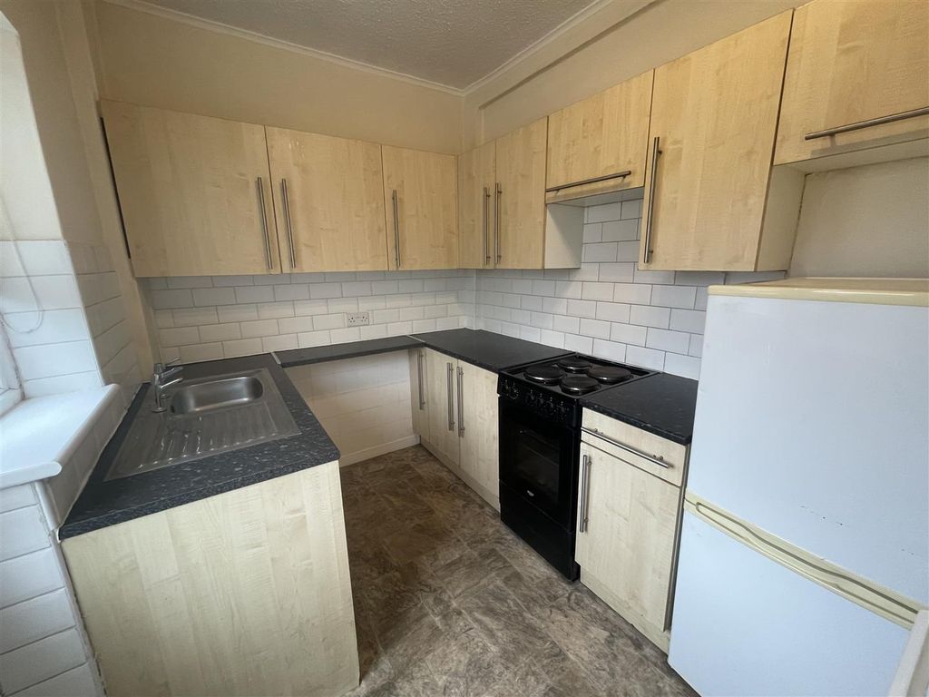 Property photo 3 of 10 28 Cliff 5.Jpg