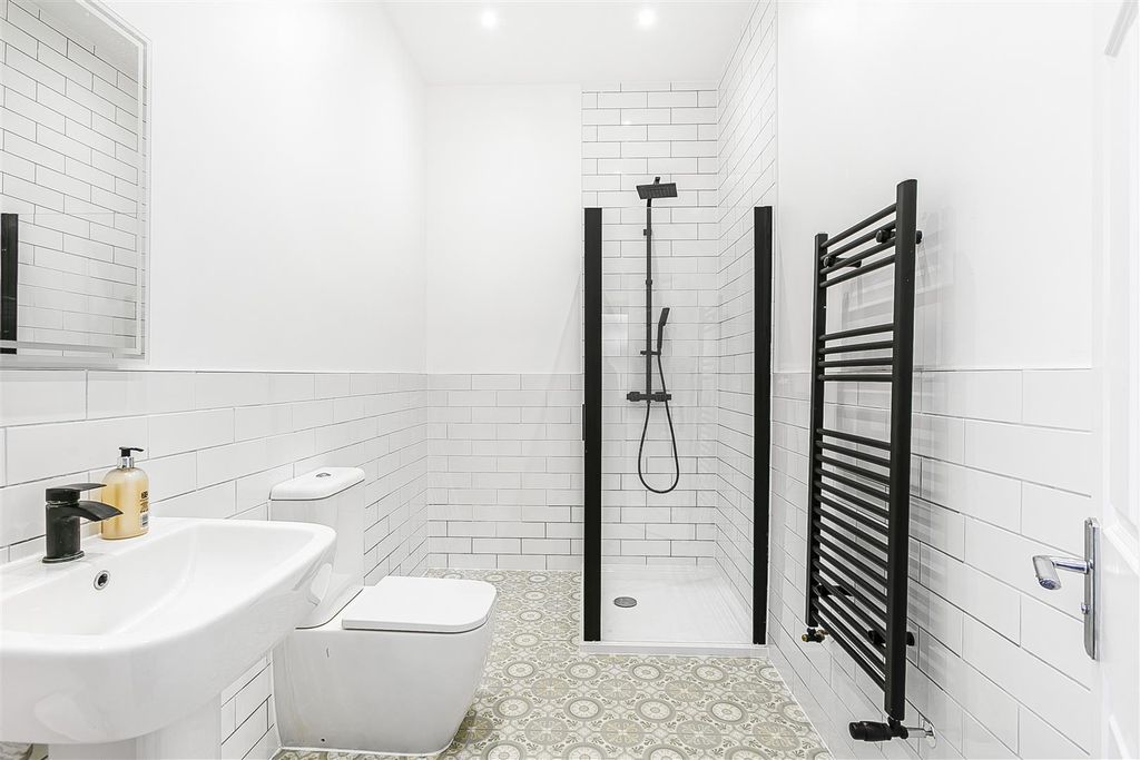 Additional image 12 of 5 bed detached house for saleOak Avenue, Enfield EN2
