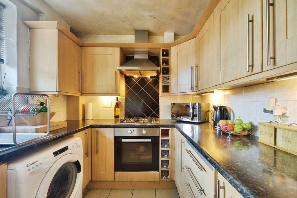 Property photo 3 of 17 Photo