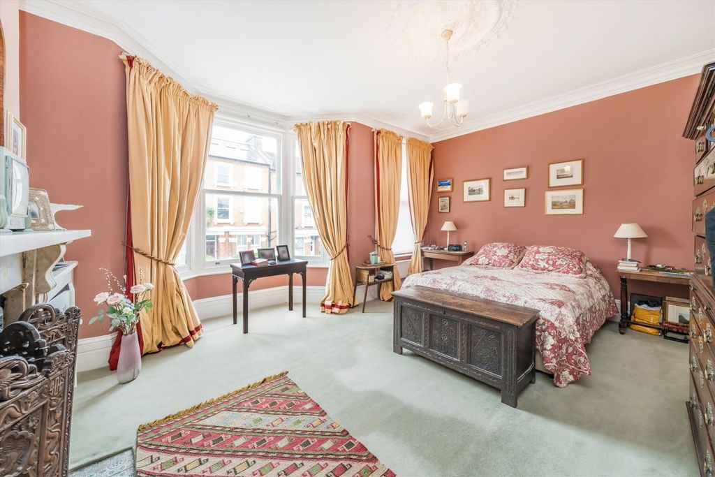 Property photo 3 of 12