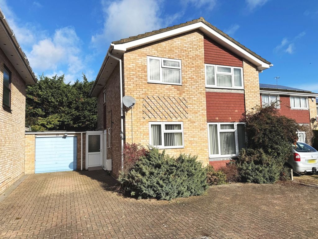 Property photo 1 of 10 Front