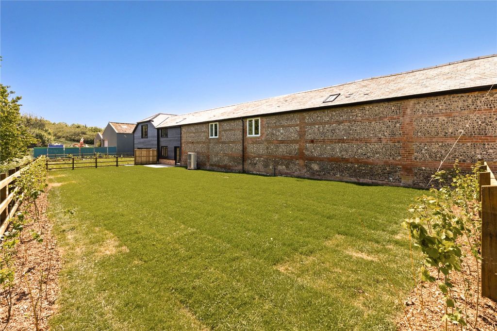 Property photo 2 of 14 Rear