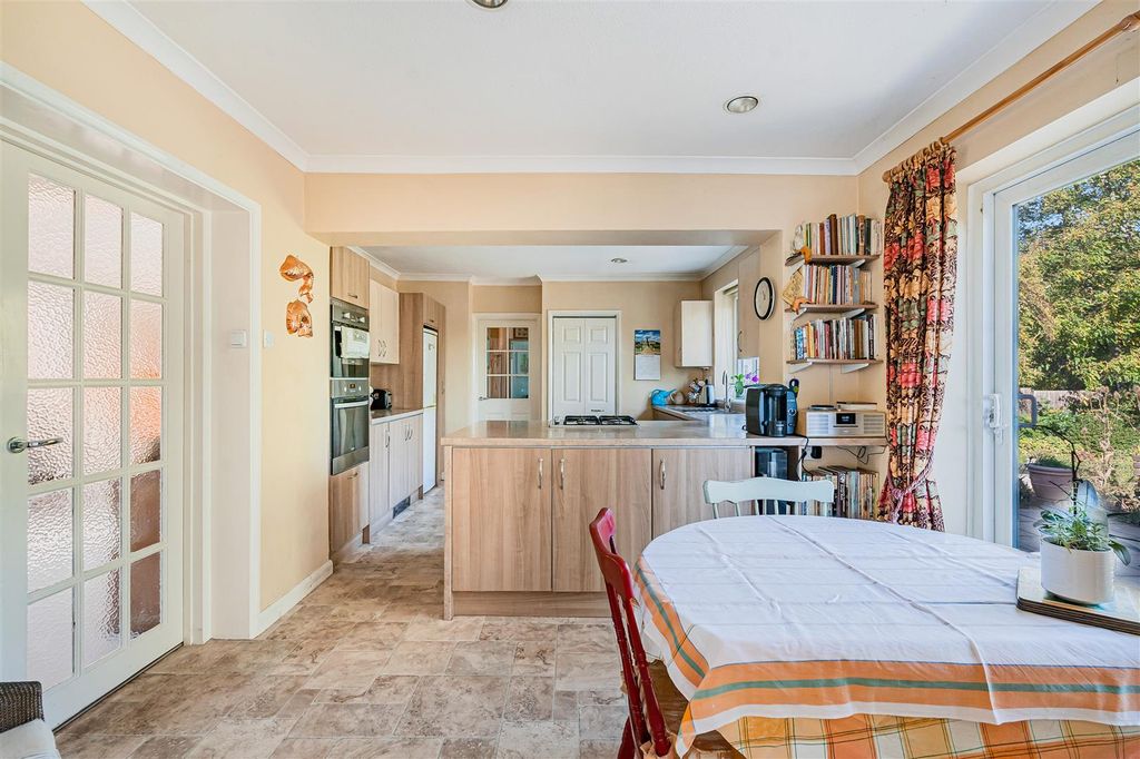 Property photo 3 of 25 25_66396.Jpg