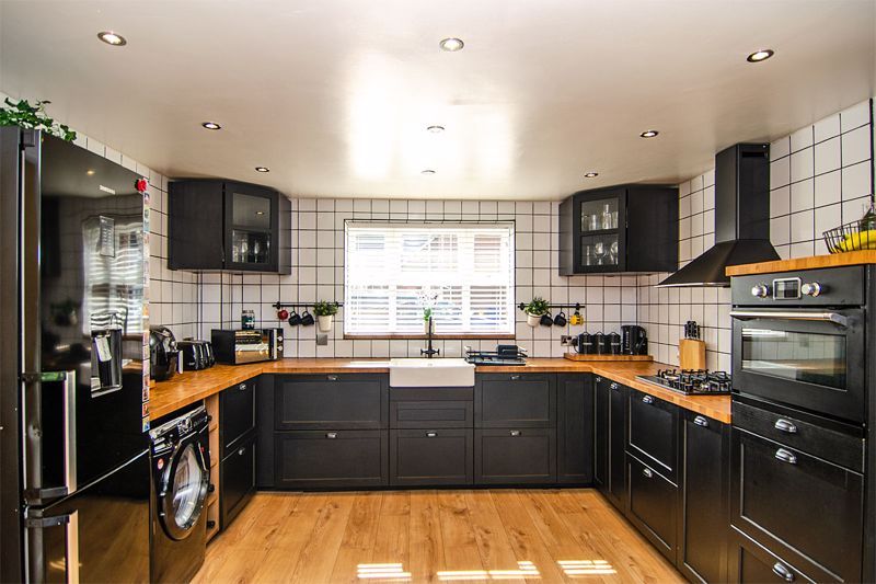 Property photo 3 of 25 Photo 2