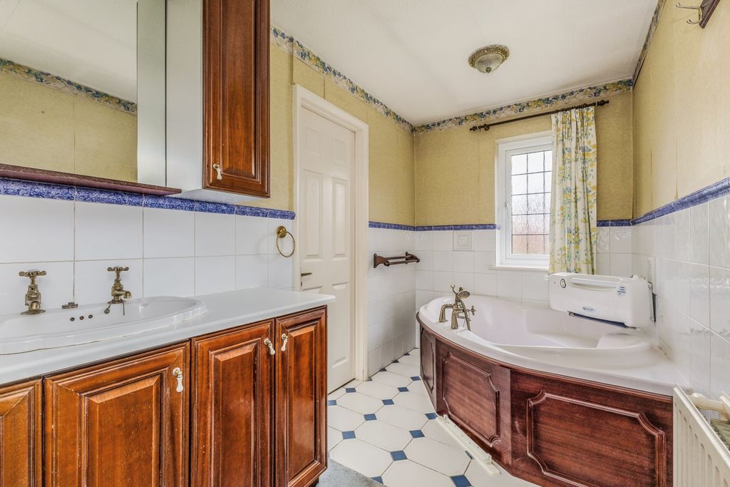 Property photo 3 of 21 84927_Lane-House-...
