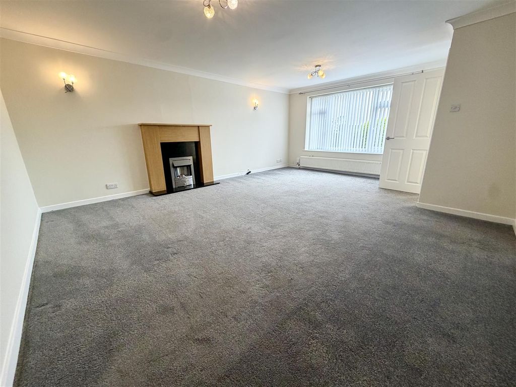 Property photo 2 of 28