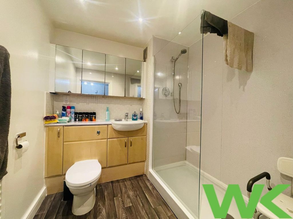 Property photo 3 of 5