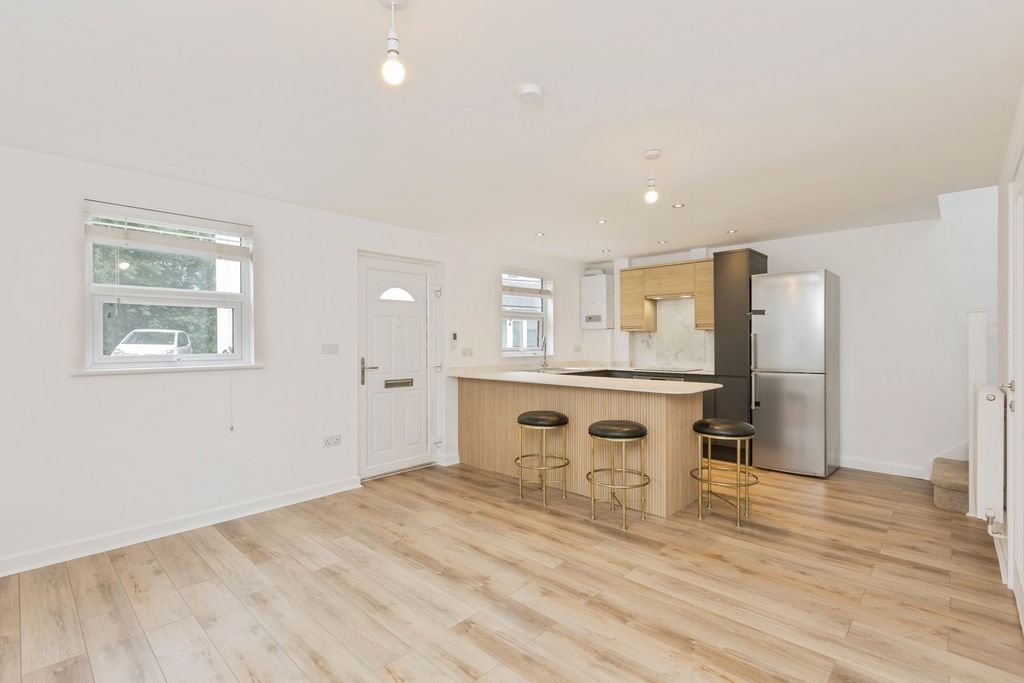 Property photo 2 of 16 Pbox-Img.Jpg