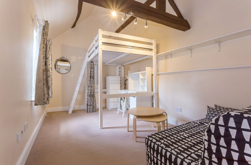 Property photo 2 of 6 Photo 3