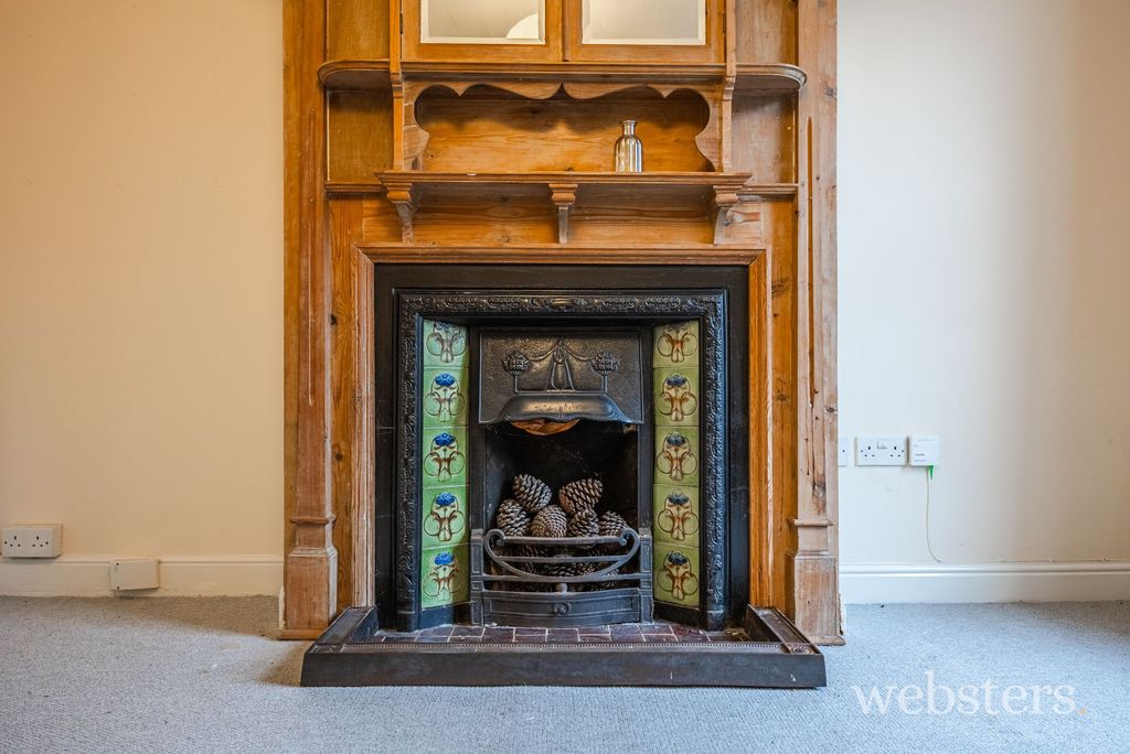 Property photo 3 of 18