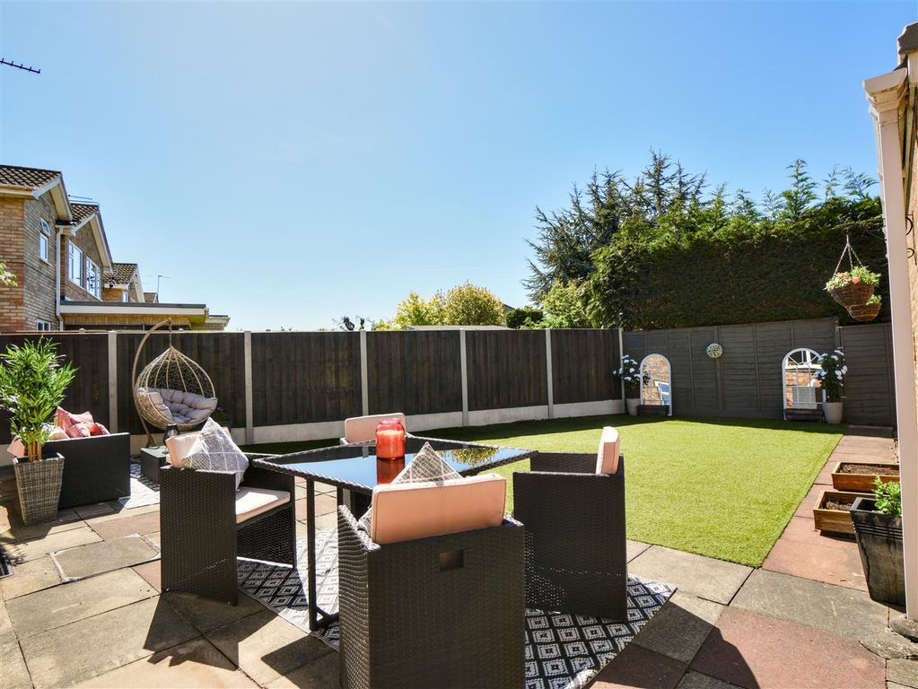 Property photo 2 of 17 External
