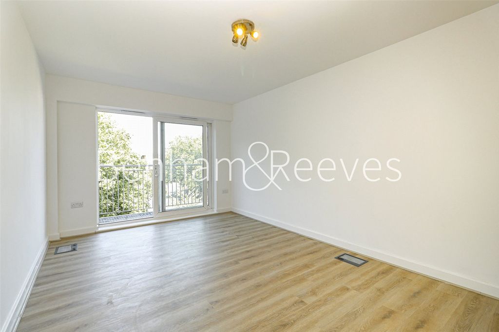 Property photo 2 of 12 Picture No. 03