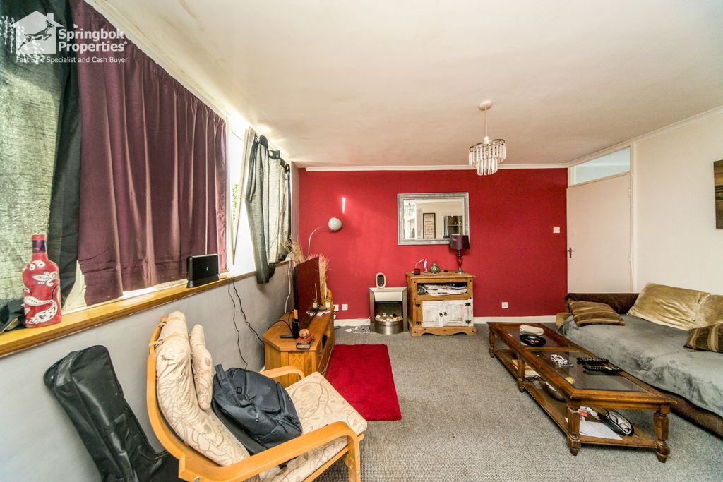 Property photo 3 of 11 2