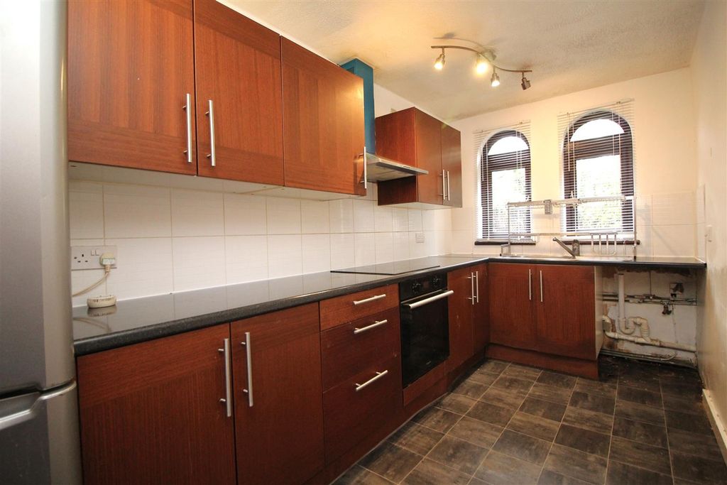 Property photo 2 of 7 Kitchen.Jpg