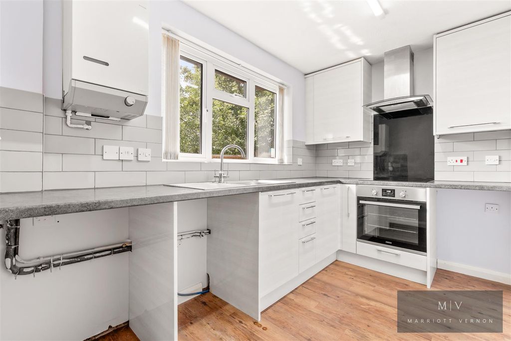Property photo 2 of 17 Hazel Close 3 MV-1.Jpg