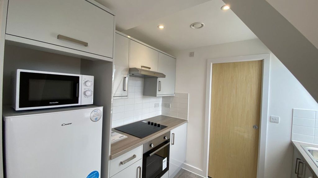 Property photo 3 of 33