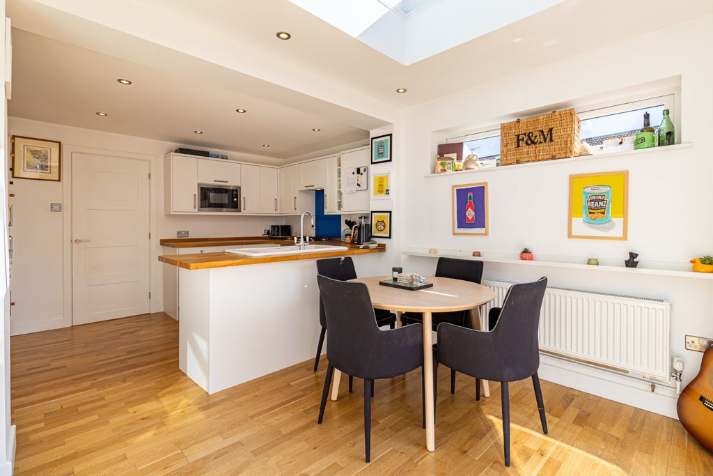 Property photo 3 of 25 5172195