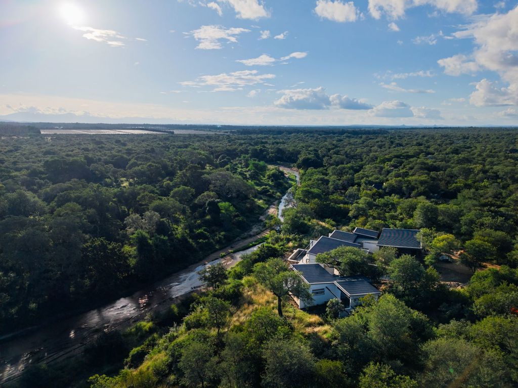 Property photo 3 of 50 1Hs1735145