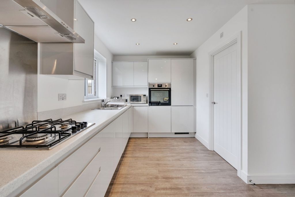 Property photo 2 of 25 Pbox-Img.Jpg