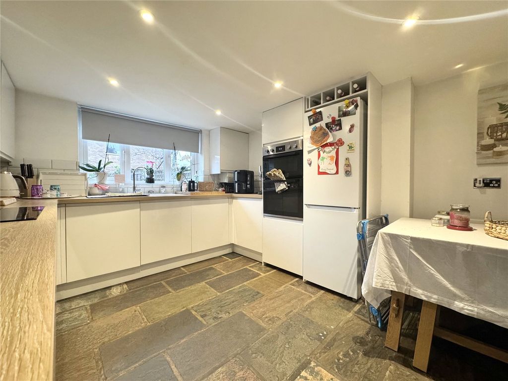 Property photo 3 of 14 Picture No. 06