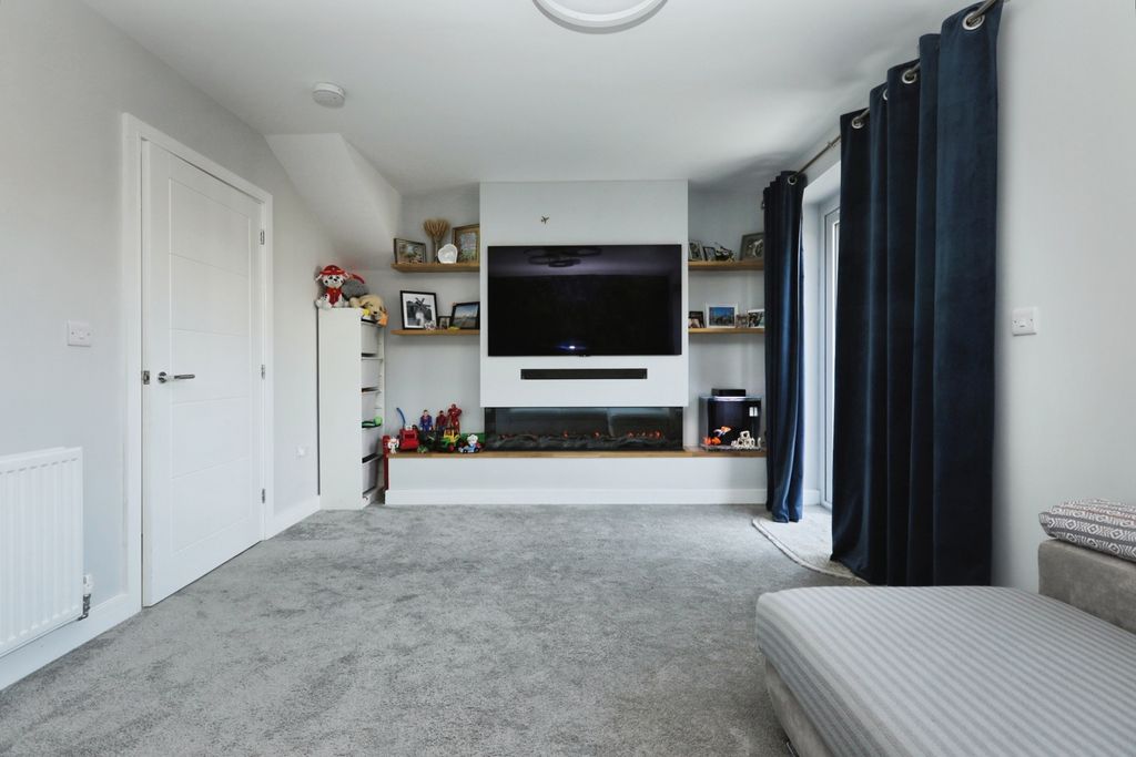 Property photo 2 of 17 Pbox-Img.Jpg