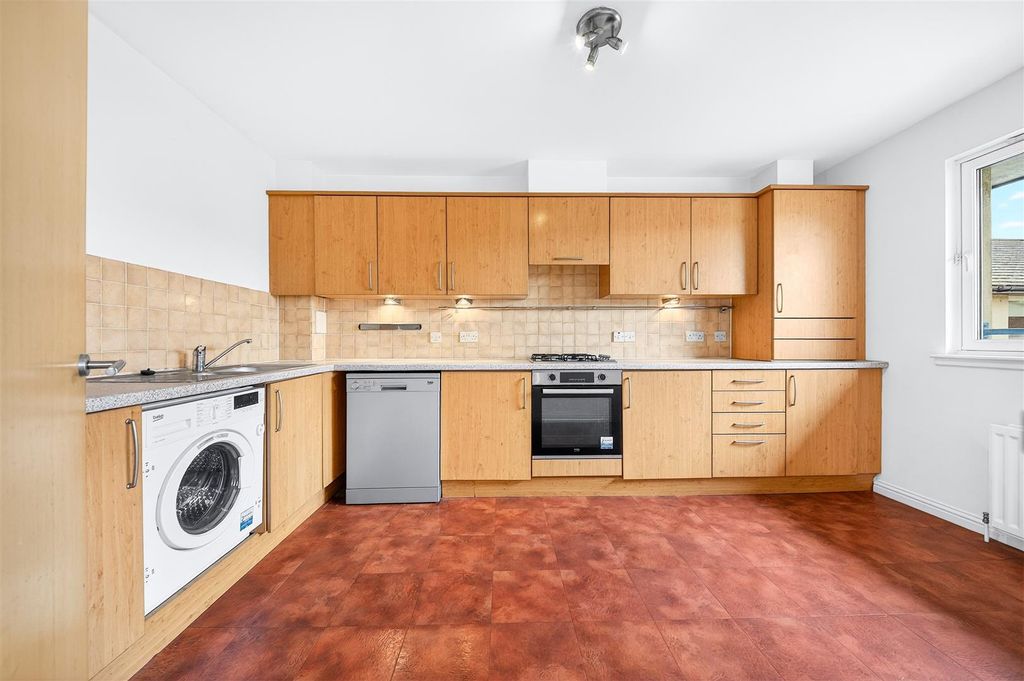 Property photo 3 of 14 Kitchen/Diner