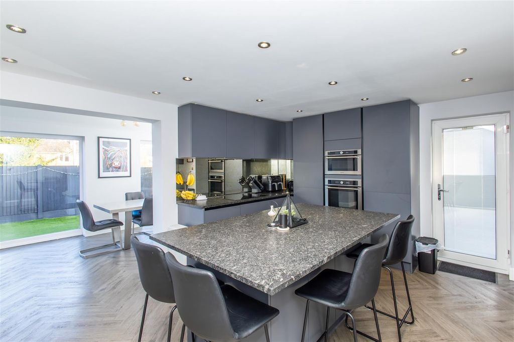 Property photo 2 of 22 Kitchen