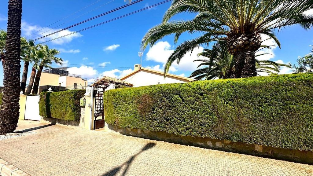 Property photo 2 of 50