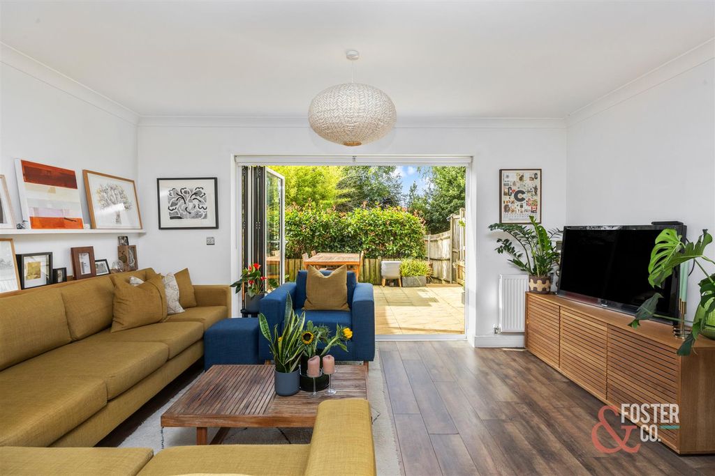 Property photo 2 of 22 Gatton Park Lane, 9-010.Jpg
