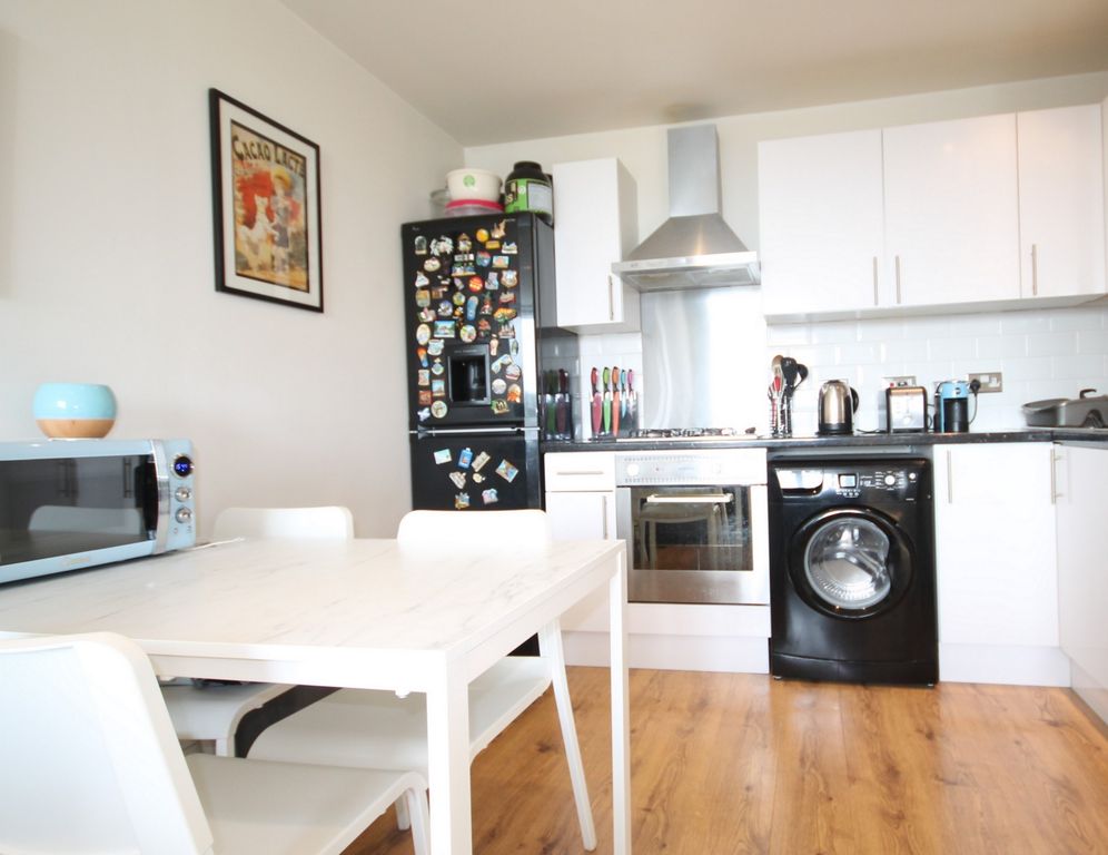 Property photo 3 of 6 Kitchen