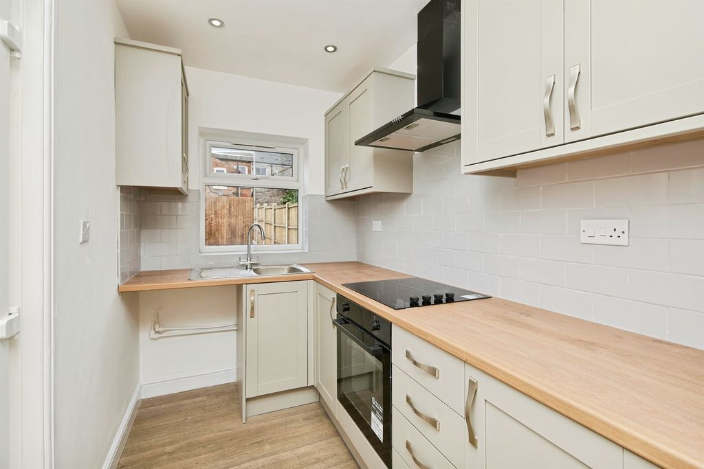 Property photo 3 of 21