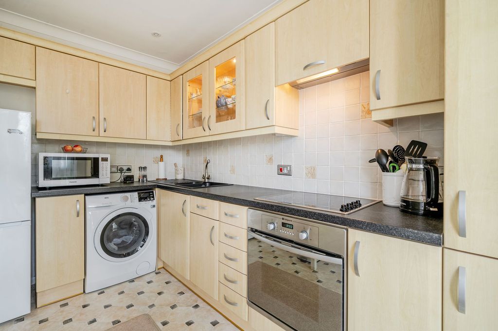 Property photo 2 of 16