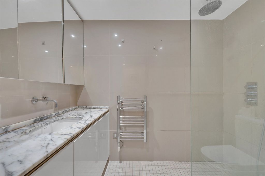 Property photo 2 of 11 Picture No. 01