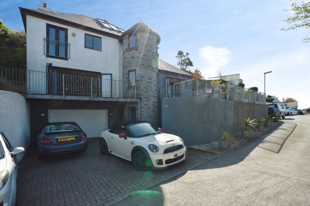 Property photo 1 of 36 Pbox-Img.Jpg