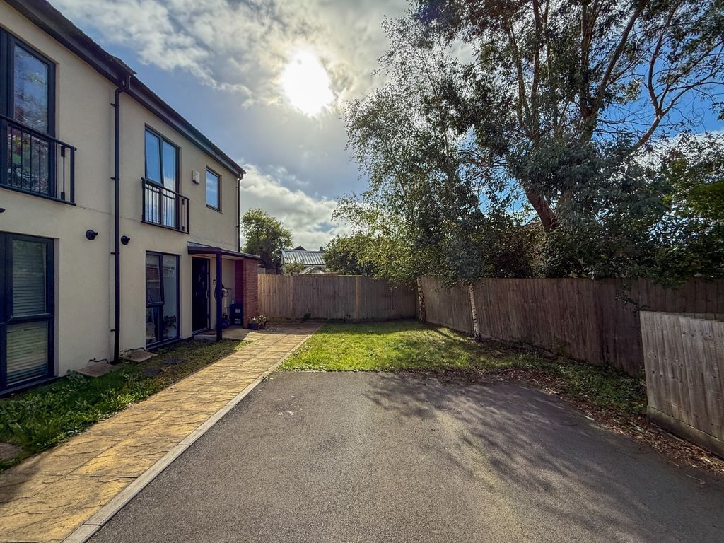 Property photo 3 of 25 4387996