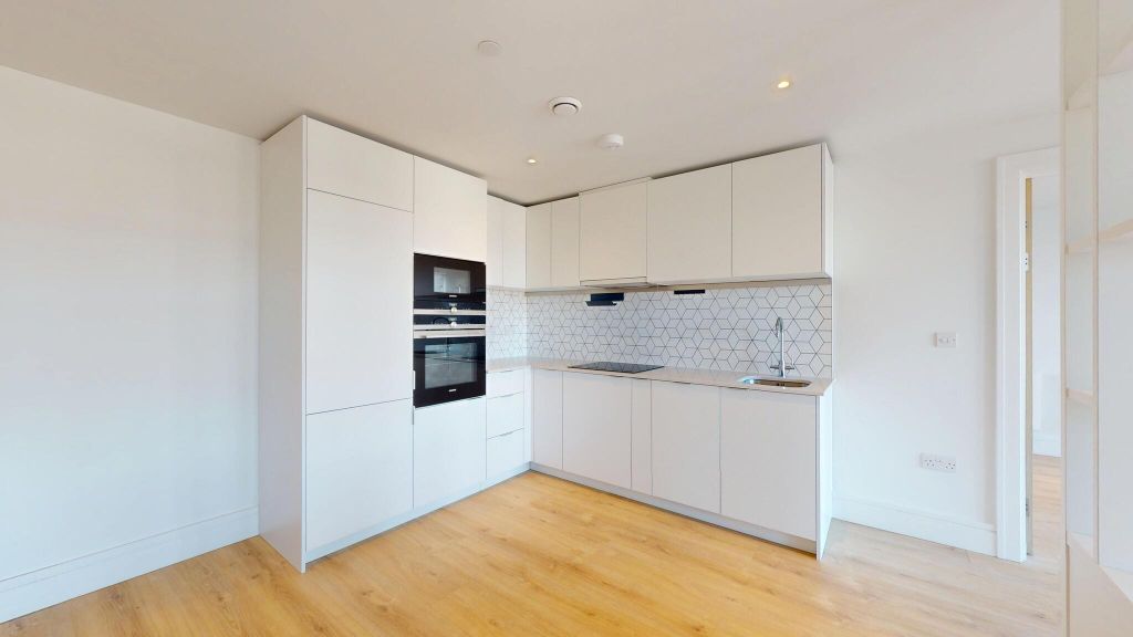 Property photo 2 of 24 Kitchen