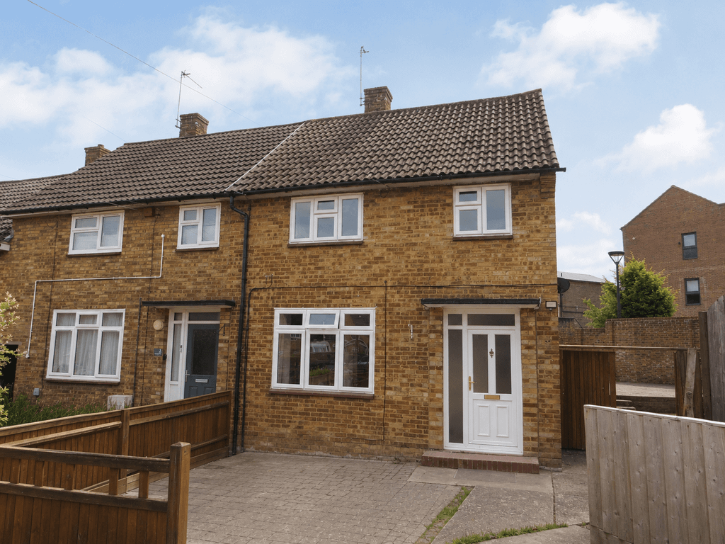 Property photo 1 of 7 Ashburnham Close, Carpenters Park, Watford, Hertfordshire Wd19