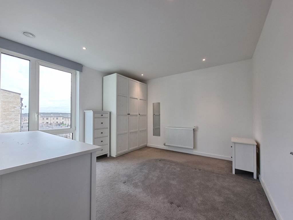 Property photo 3 of 8 Gallery