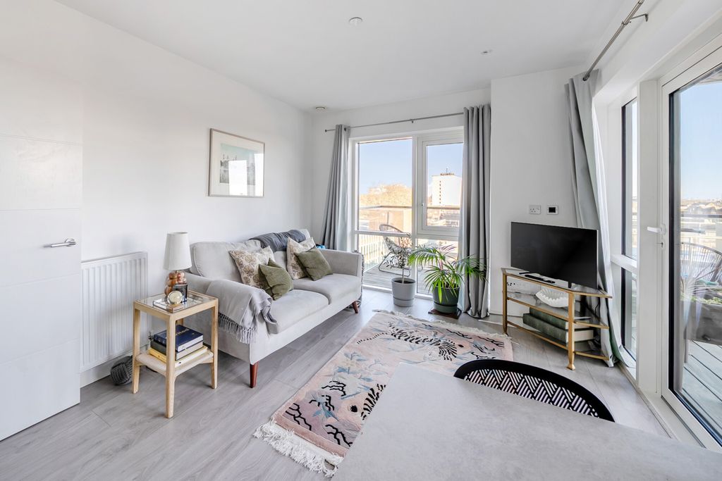 Property photo 1 of 15 1-695c1A7163Aff-1...