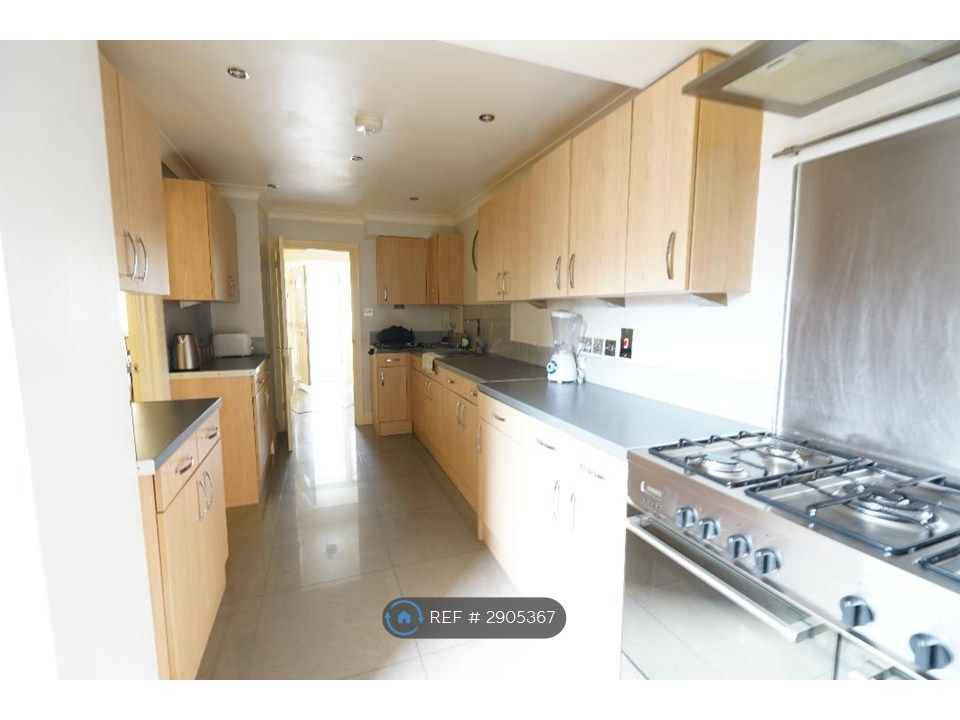 Property photo 3 of 13 Kitchen