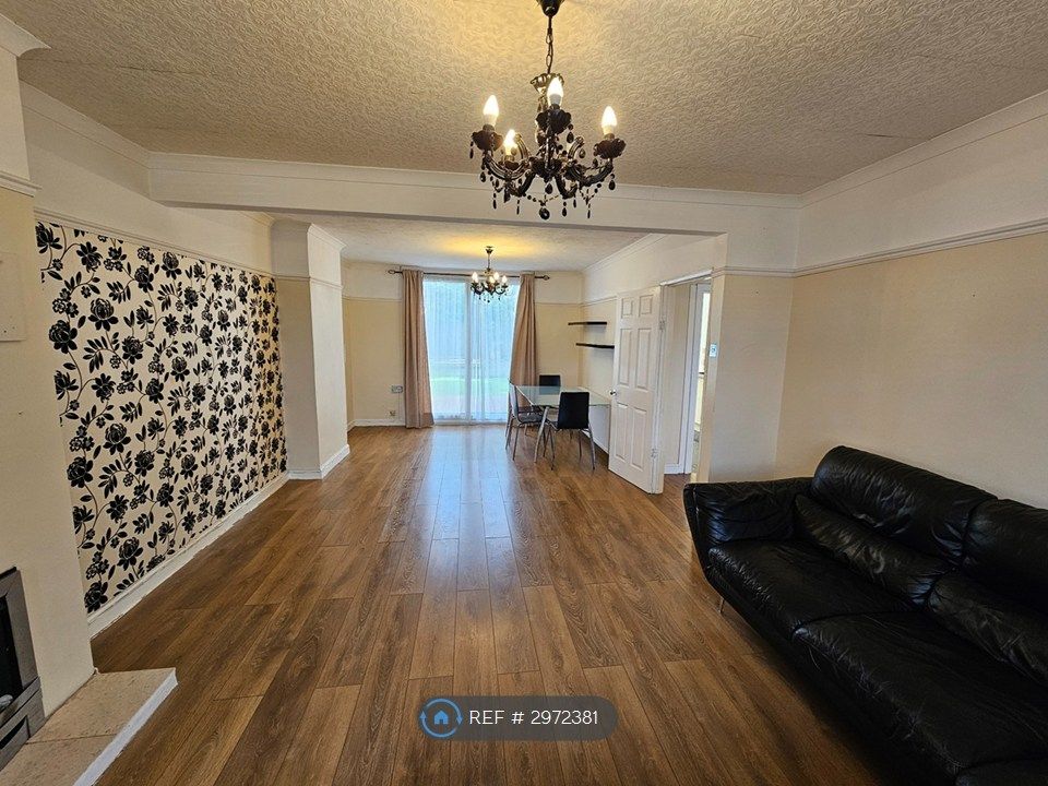 Property photo 3 of 21