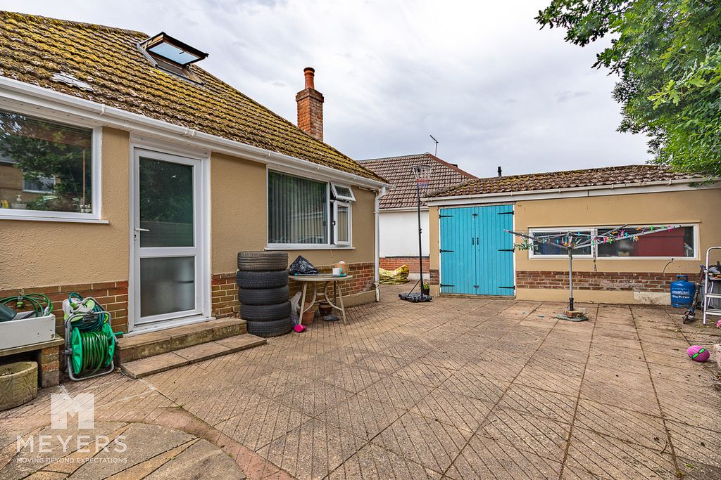 Property photo 2 of 9