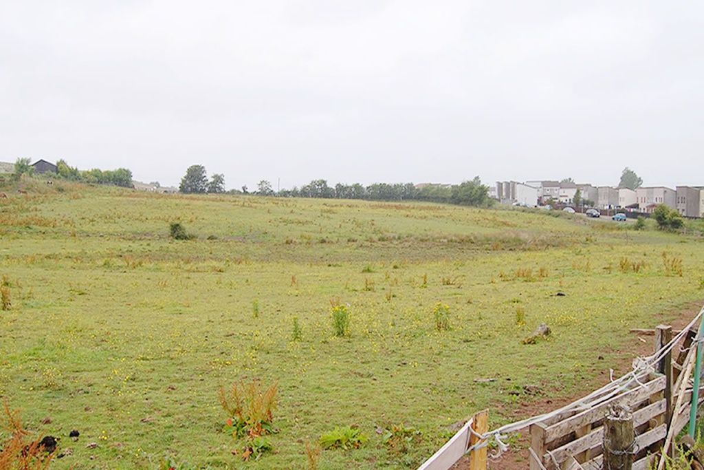 Property photo 2 of 9